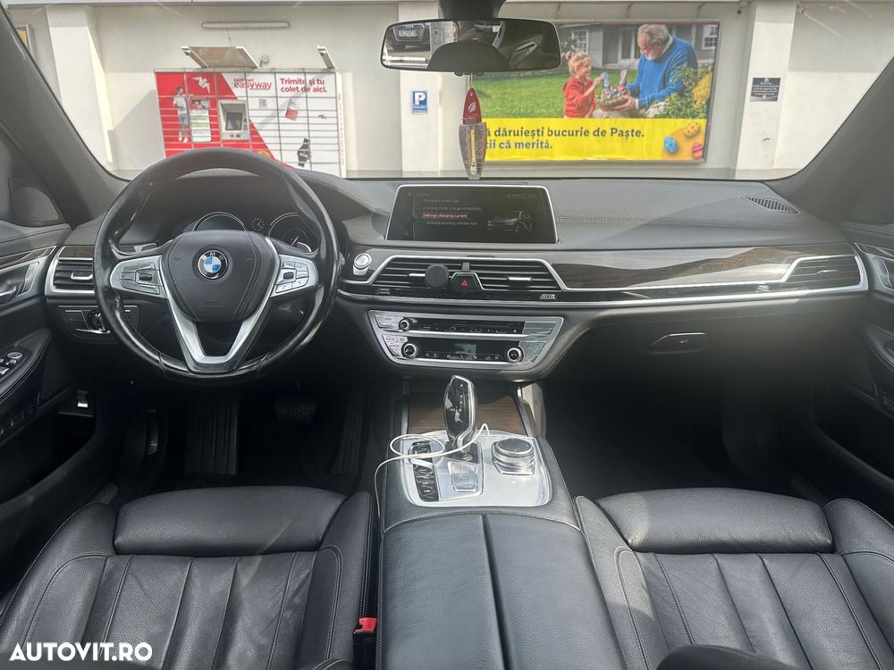 BMW Seria 7 740e iPerformance - 9