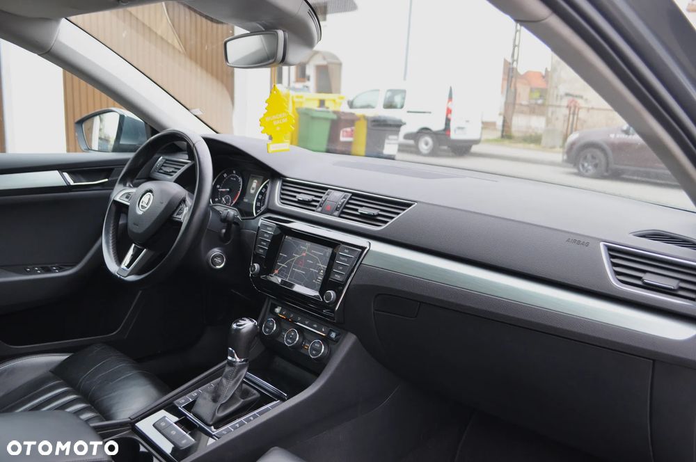 Skoda Superb 2.0 TDI DSG Premium Edition - 25