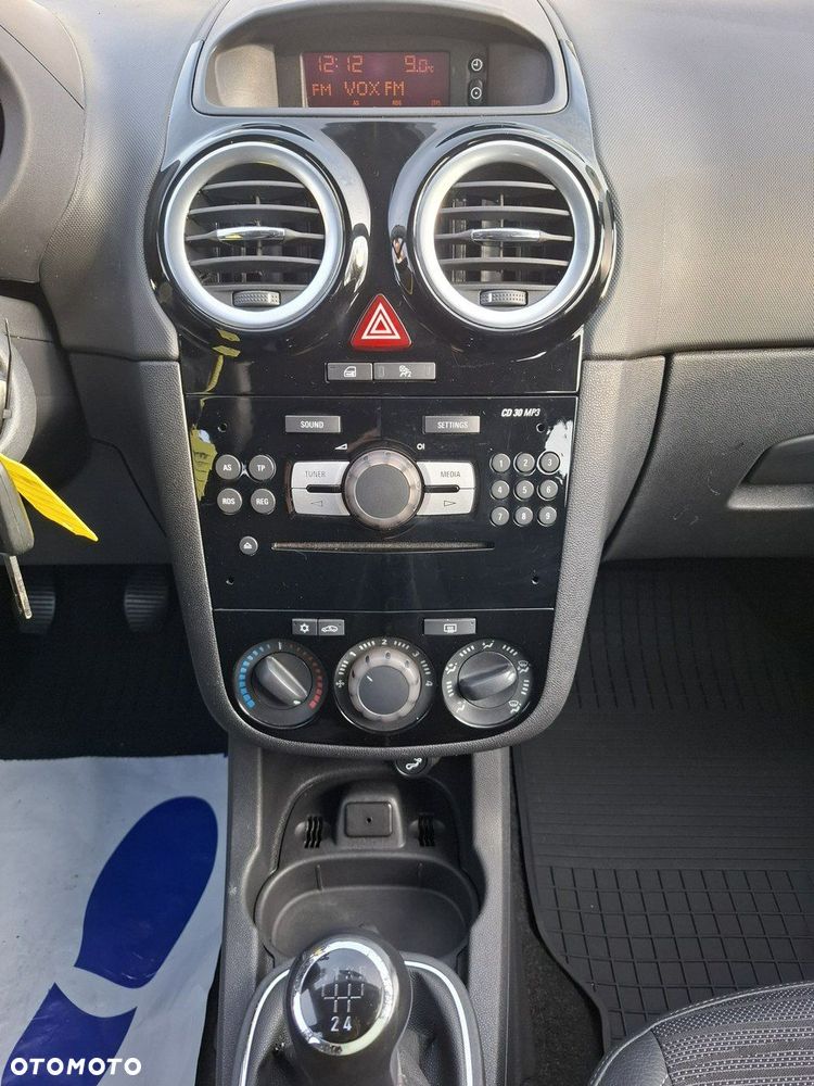 Opel Corsa 1.2 16V Essentia - 17