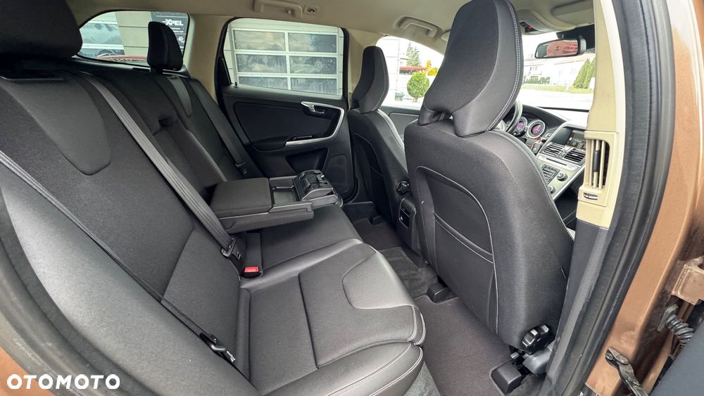 Volvo XC 60 2.4D AWD Momentum - 20