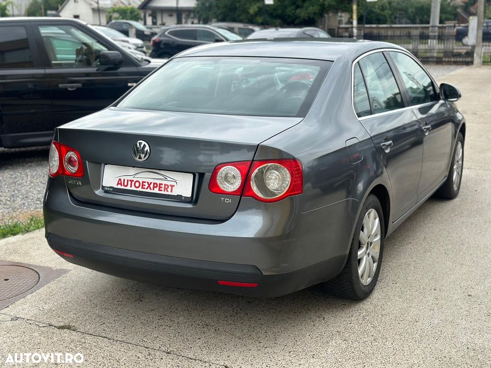 Volkswagen Jetta 1.9 TDI Comfortline - 5