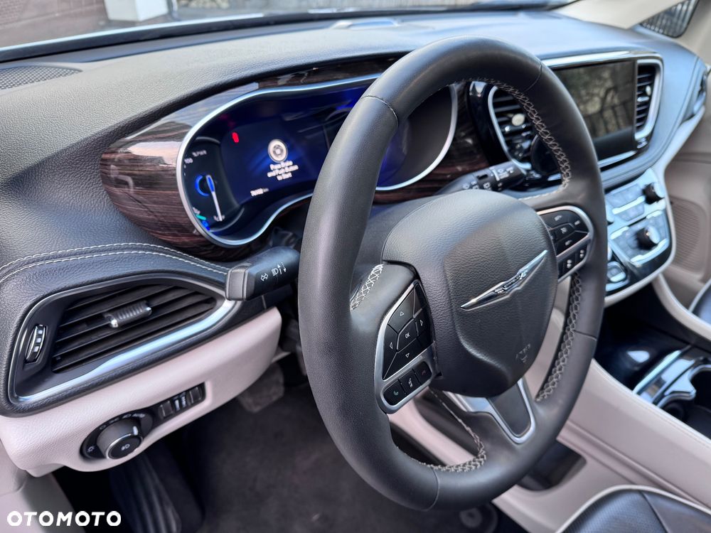 Chrysler Pacifica - 10