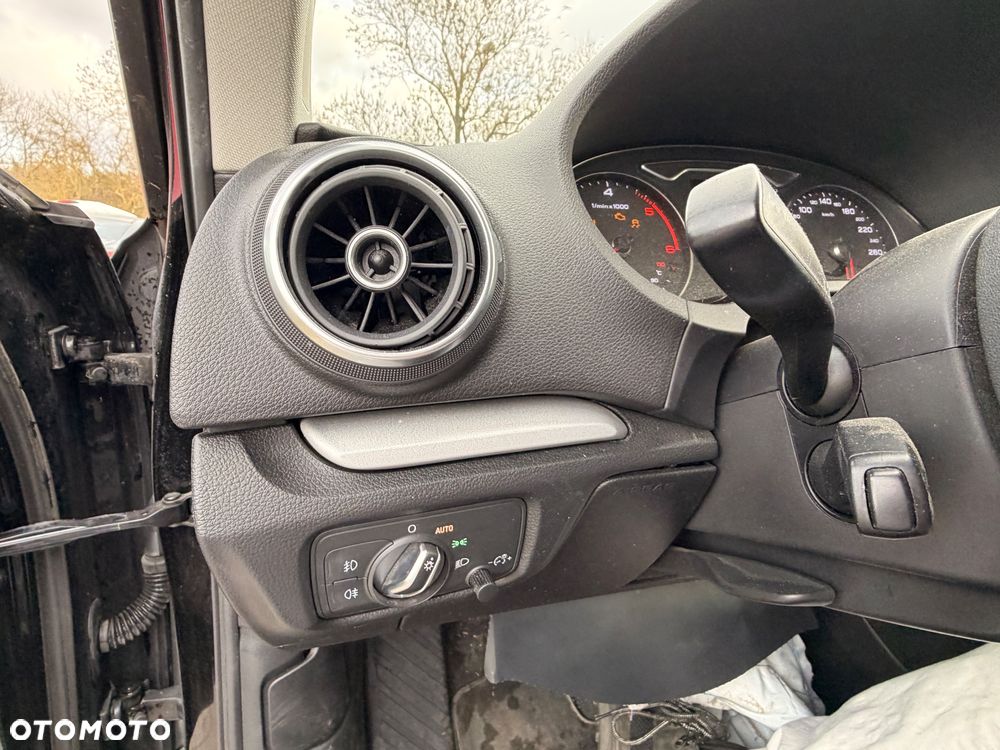 Audi A3 Sportback 2.0 TDI (clean diesel) S line Sportpaket - 23