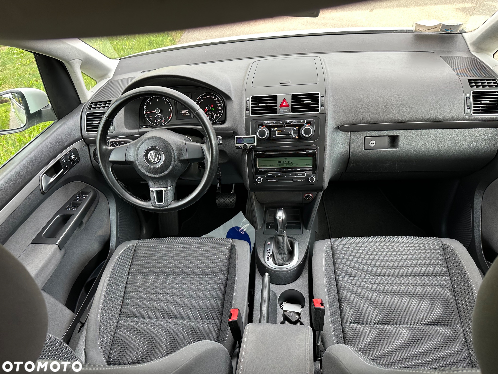 Volkswagen Touran 1.6 TDI DPF BlueMotion Technology DSG Highline - 10