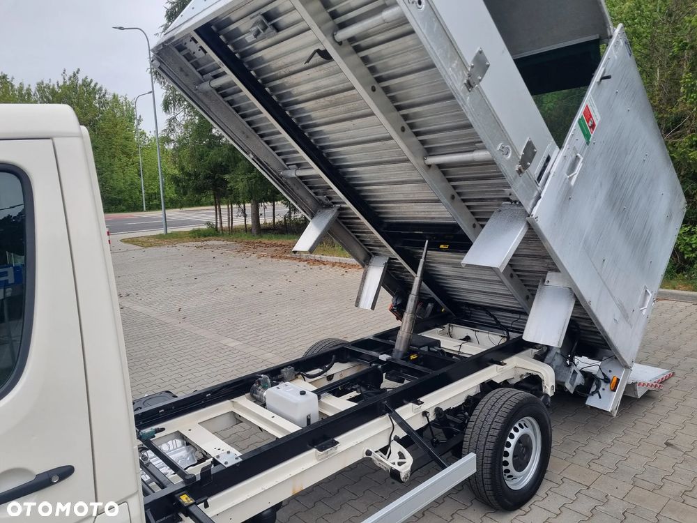 Mercedes-Benz Sprinter - 20