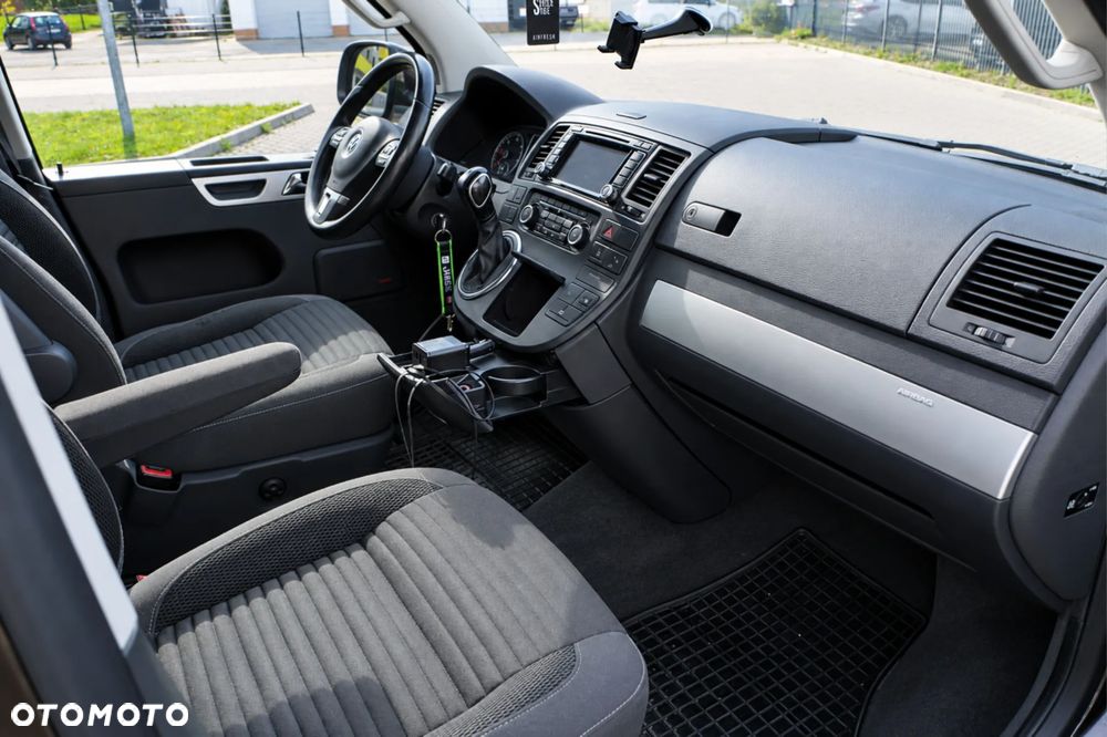 Volkswagen Multivan - 11