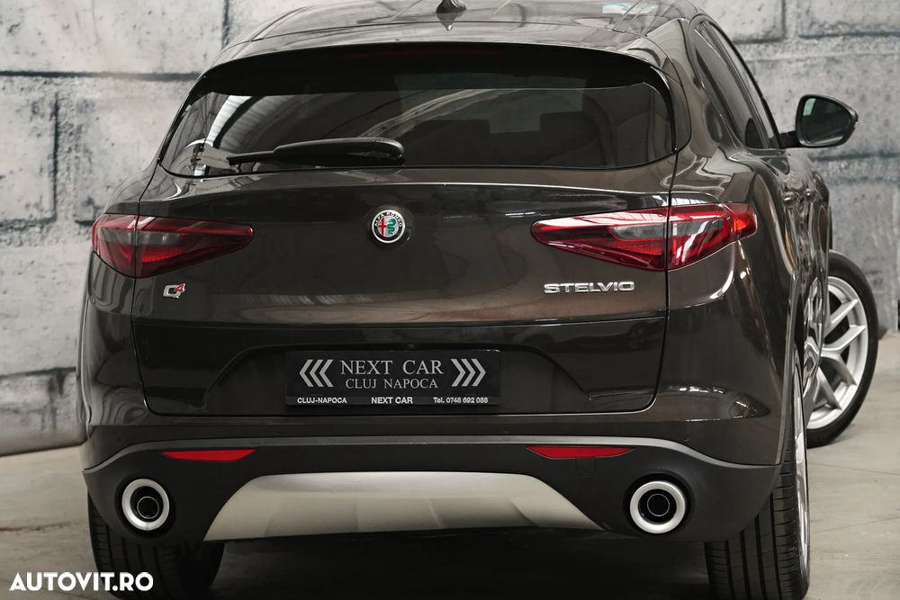 Alfa Romeo Stelvio 2.0 Turbo 16V AT8-Q4 Executive - 3