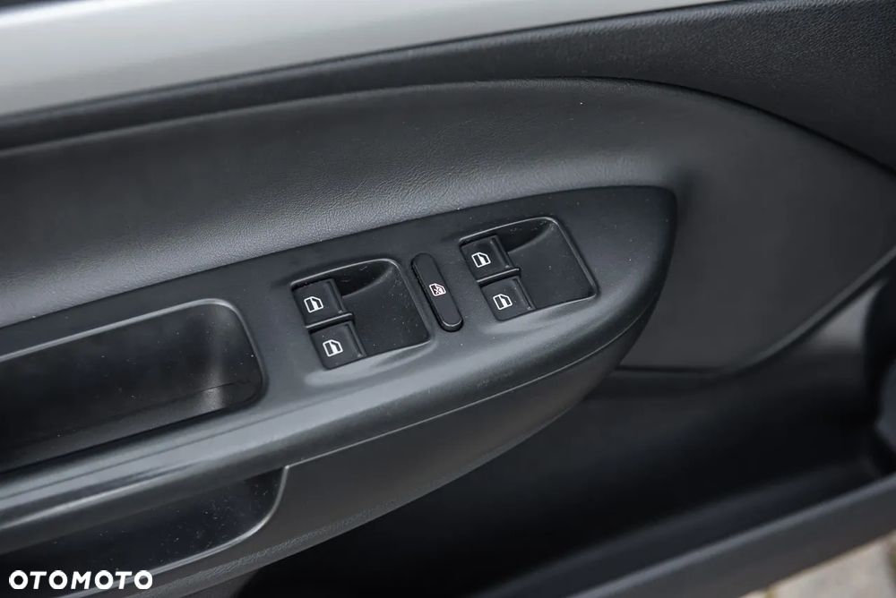 Skoda Octavia Combi 2.0 TDI CR DPF RS - 17