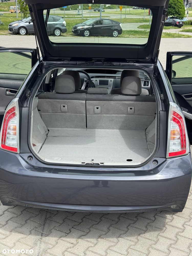 Toyota Prius Hybrid - 10