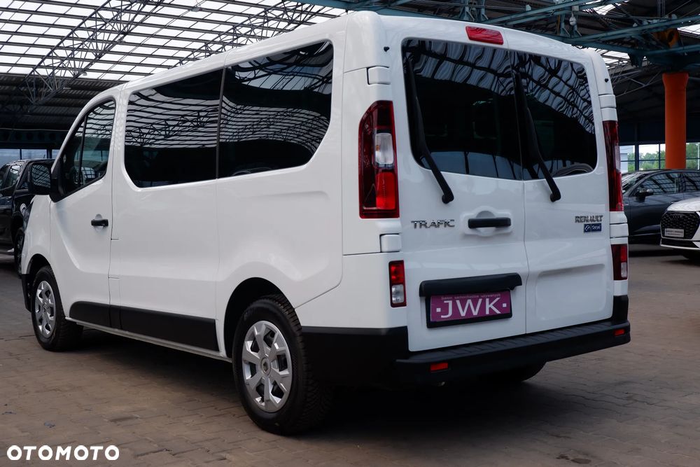 Renault Trafic 2.0 dCi EDC - 4