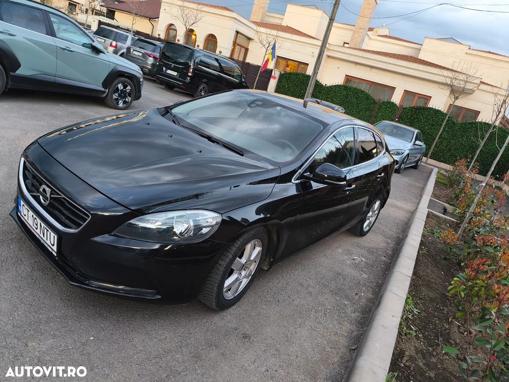 volvo v40