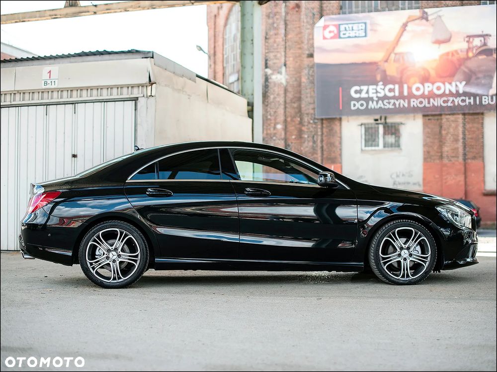 Mercedes-Benz CLA 180 7G-DCT Urban - 10