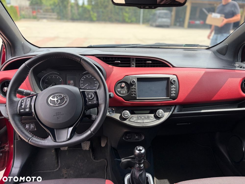 Toyota Yaris 1.5 Premium - 10