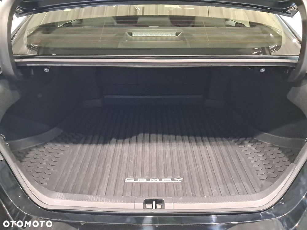 Toyota Camry - 11