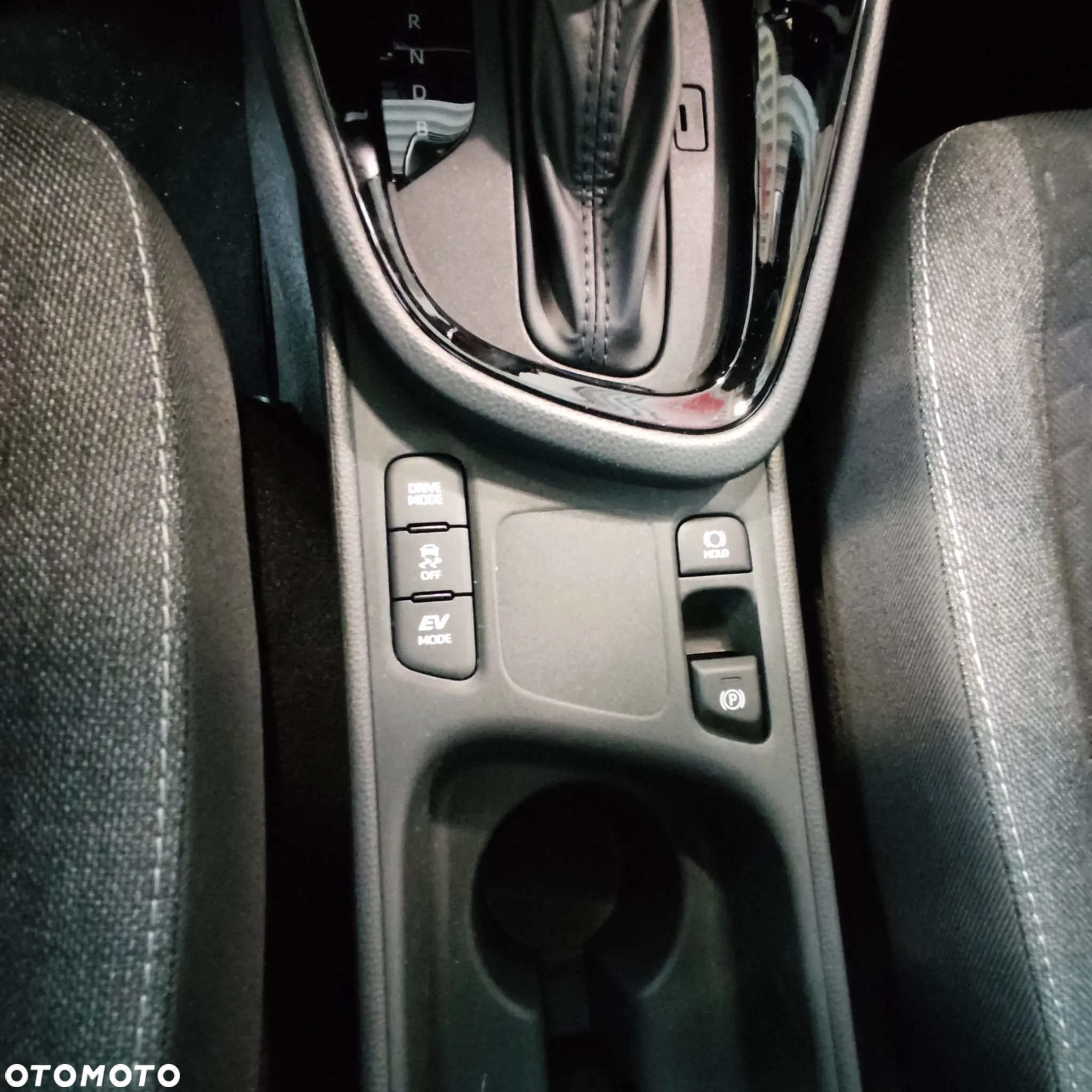 Toyota Yaris Cross Hybrid 1.5 Style - 17