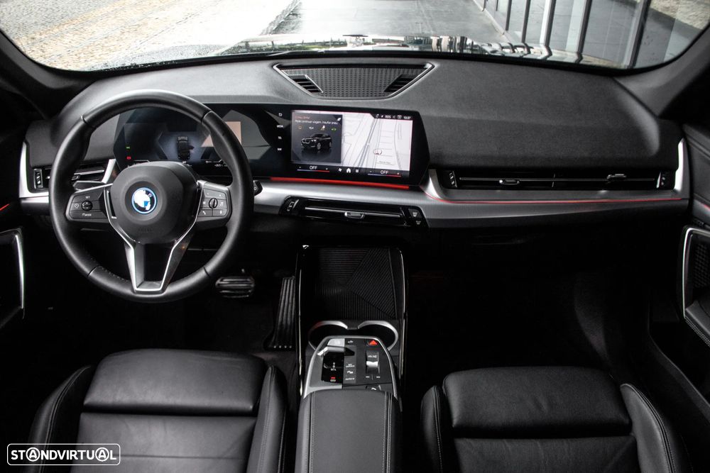 BMW X1 xDrive25e Aut. — fotografia 32