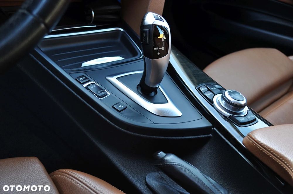 BMW 3GT 318d Luxury Line - 18