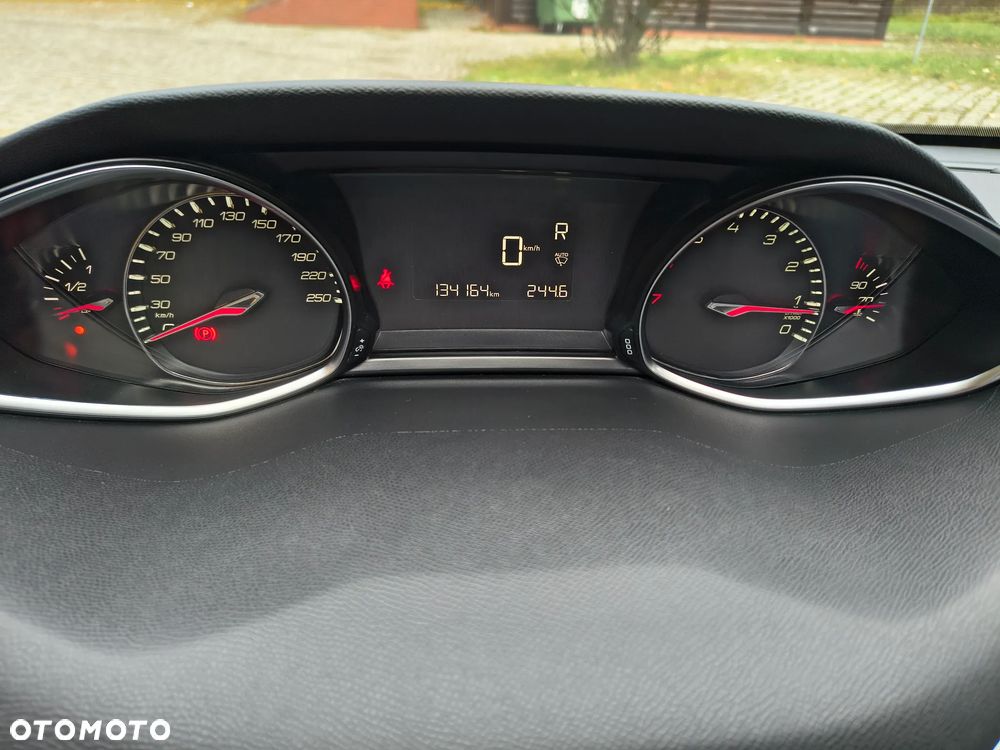 Peugeot 308 1.2 PureTech Allure S&S - 10