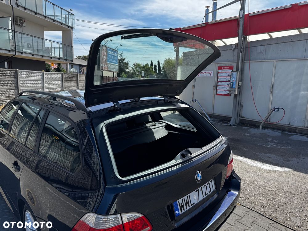 BMW Seria 5 523i Touring - 9