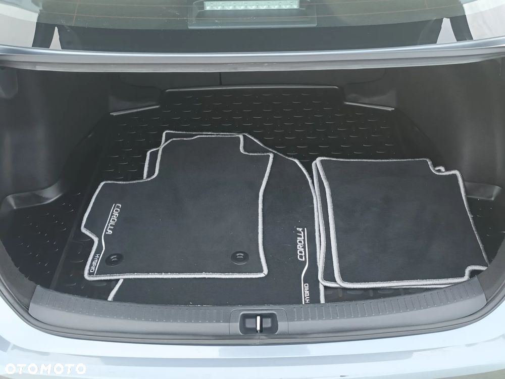 Toyota Corolla 1.8 Hybrid Comfort - 33