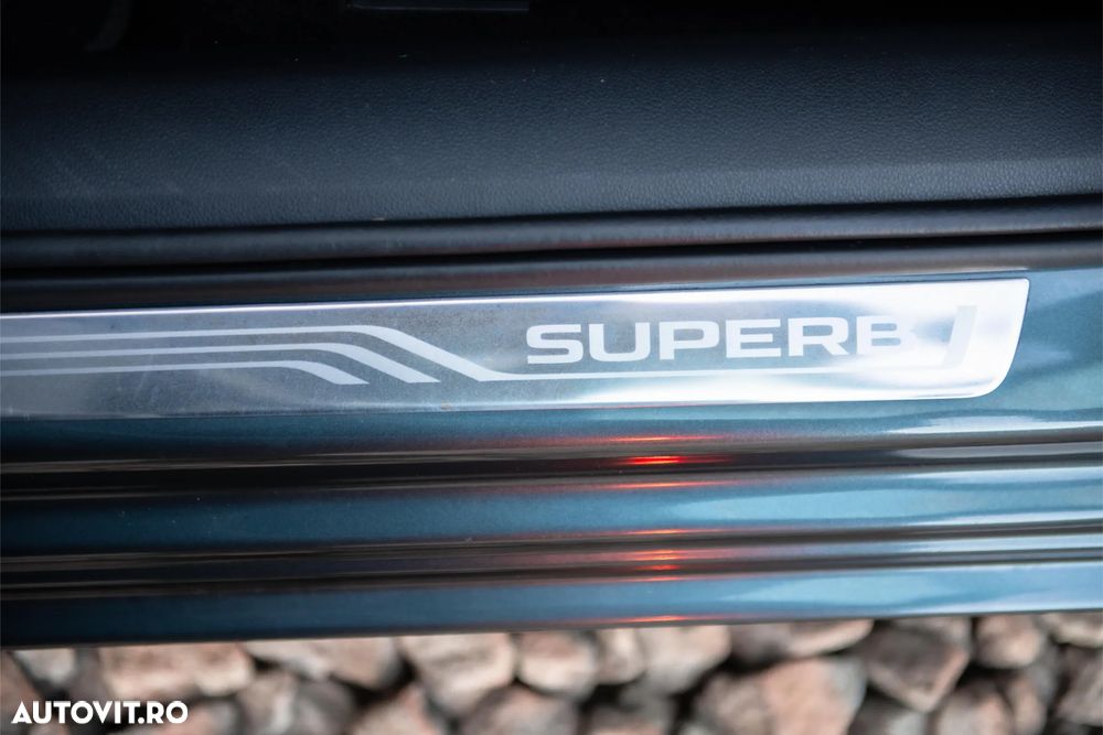 Skoda Superb 2.0 TDI 4X4 DSG Ambition - 26