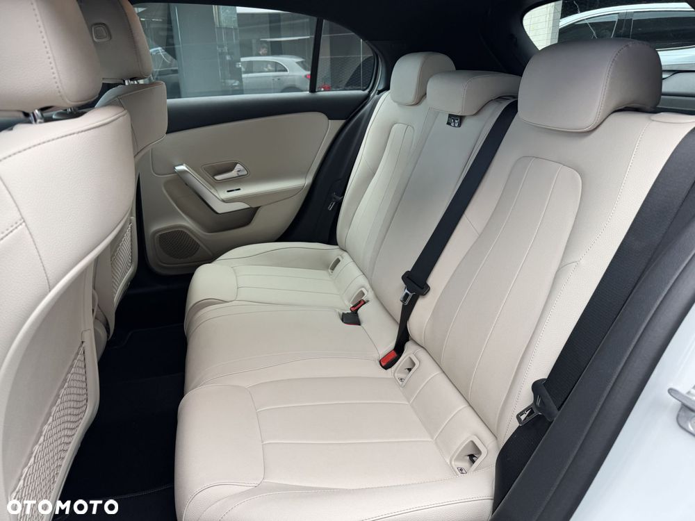Mercedes-Benz Klasa A 200 d Progressive 8G-DCT - 15