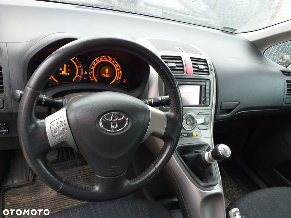 Toyota Auris I tunel środkowy ramka radia osłona - 2