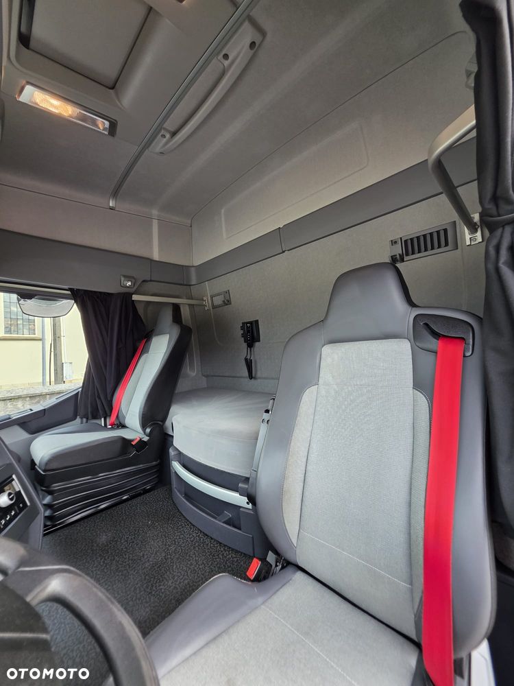 Renault T 380 / KONTENER / IZOTERMA / WINDA  /  18 EUROPALET / SYPIALKA  / AUTOMAT / JAK NOWA / E6 / SPROWADZONA / - 23