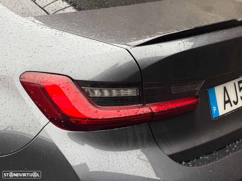 BMW 330 e Pack Desportivo M Auto - 14
