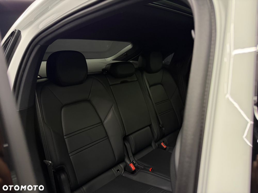 Porsche Cayenne Standard - 21