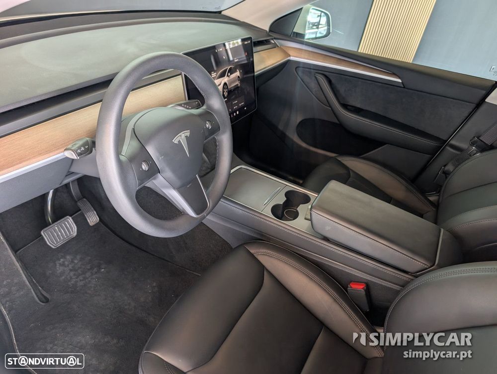 Tesla Model Y - 6