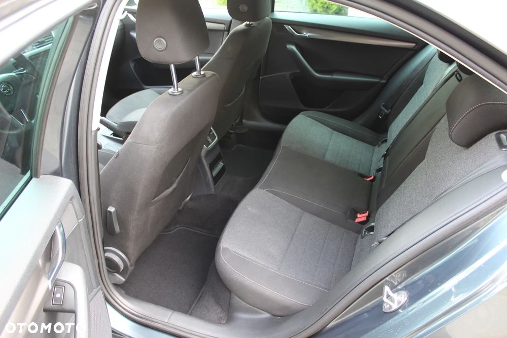 Skoda Octavia 2.0 TDI DSG First Edition - 20