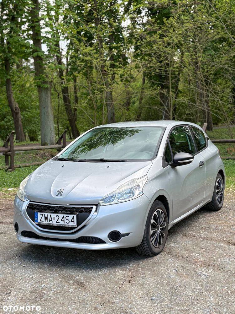 Peugeot 208 - 1