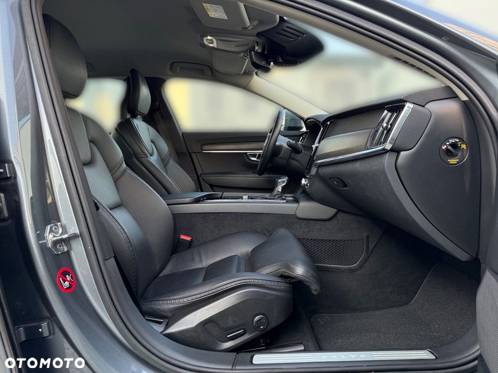 Volvo V90 Cross Country - 26