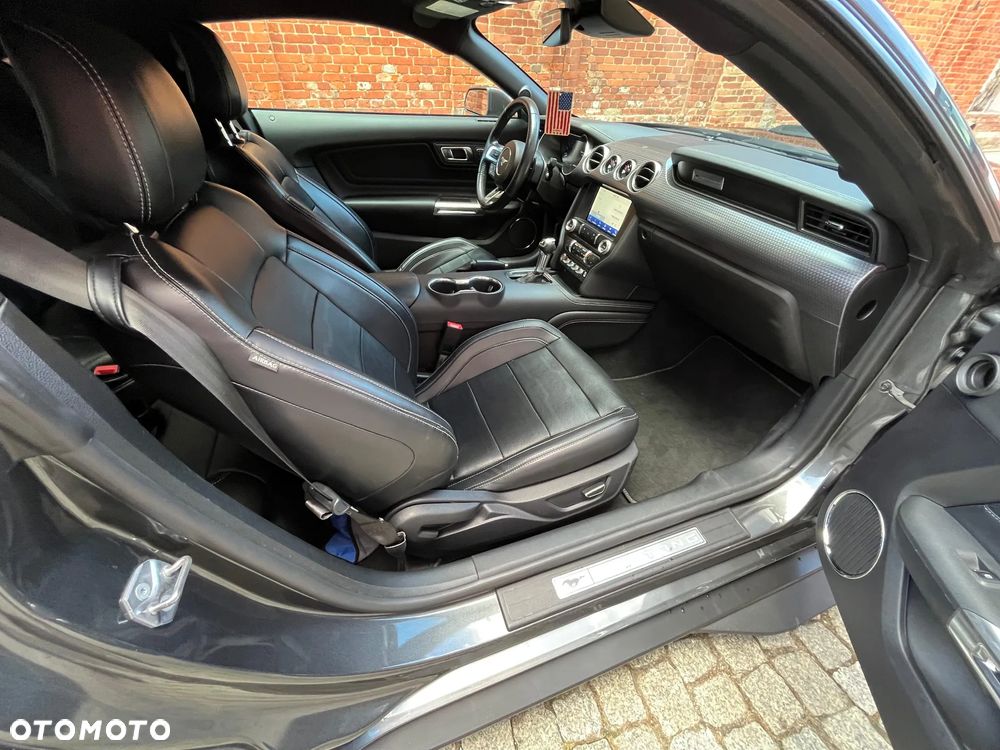 Ford Mustang - 12