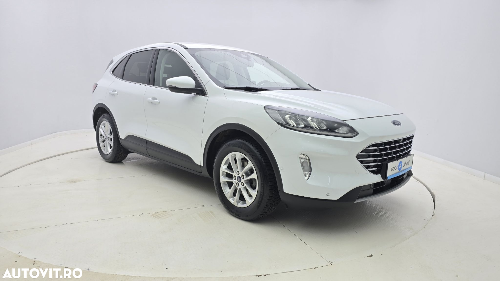 Ford Kuga - 4