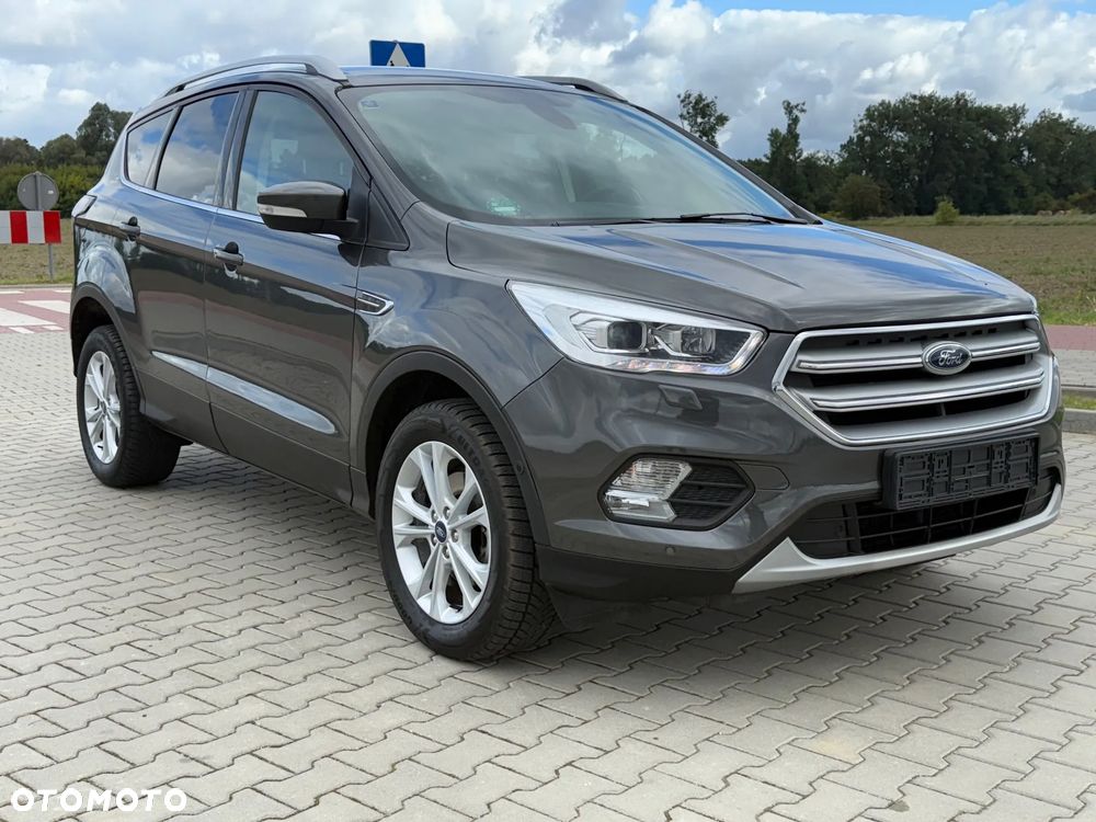 Ford Kuga 1.5 EcoBoost 2x4 Titanium - 3