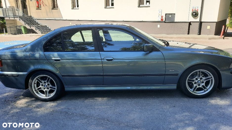 BMW Seria 5 525i - 4