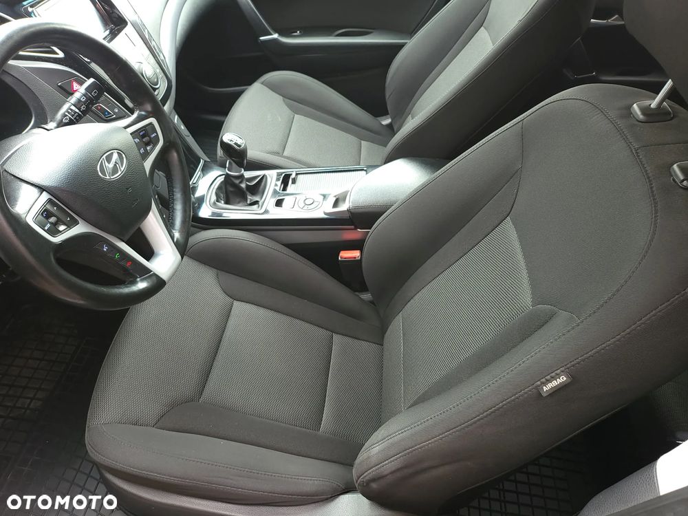 Hyundai i40 1.7 CRDi Comfort + - 18