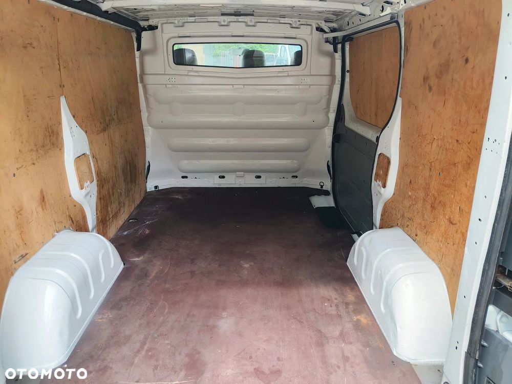 Opel Vivaro - 8