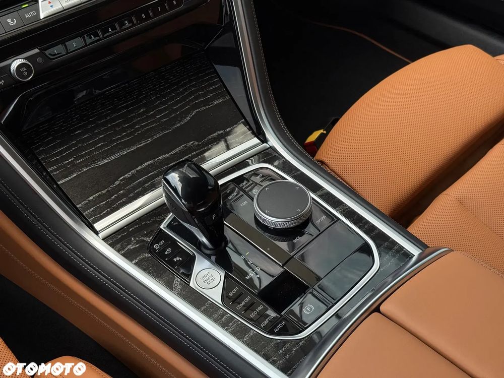 BMW Seria 8 - 24