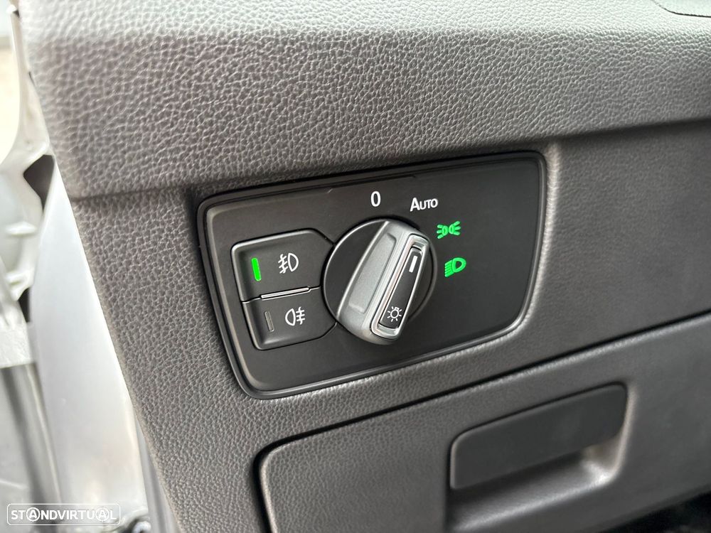 VW Passat Variant 2.0 TDi Elegance DSG - 13