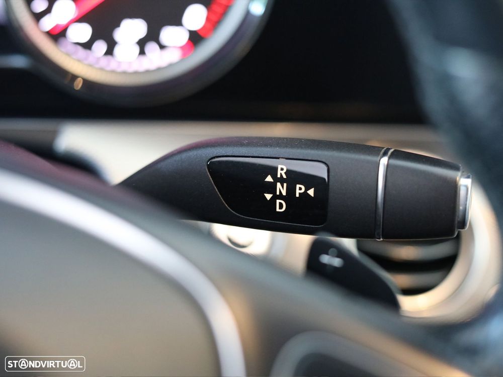 Mercedes-Benz E 220 d Avantgarde - 16