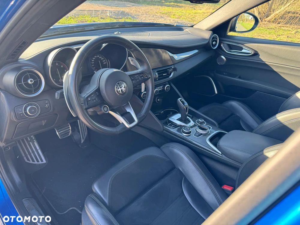 Alfa Romeo Giulia 2.0 Turbo Veloce TI Q4 - 10