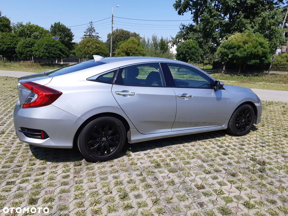 Honda Civic 1.5 i-VTEC Turbo CVT Elegance - 14