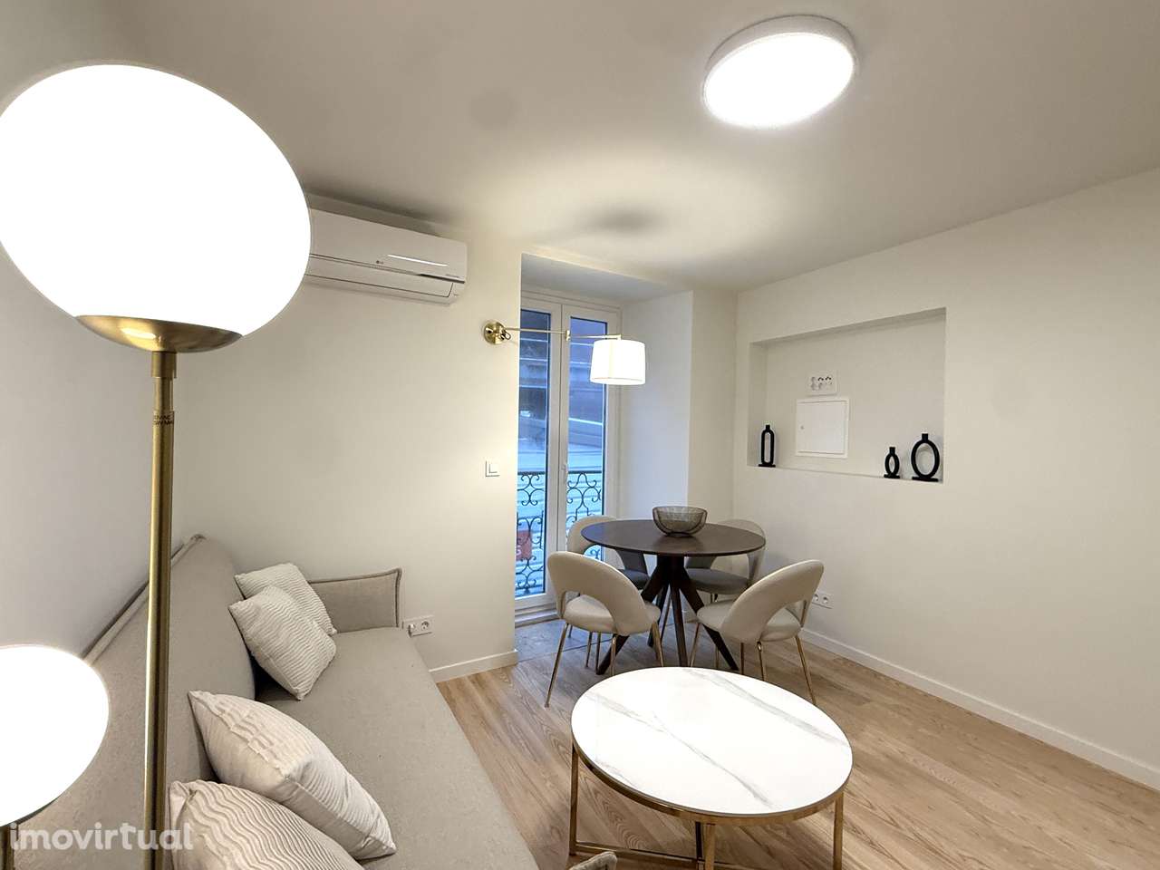 T2 Premium Renovado na Graça | Mobilado | Pátio traseiro | Boa luz - Grande imagem: 4/17