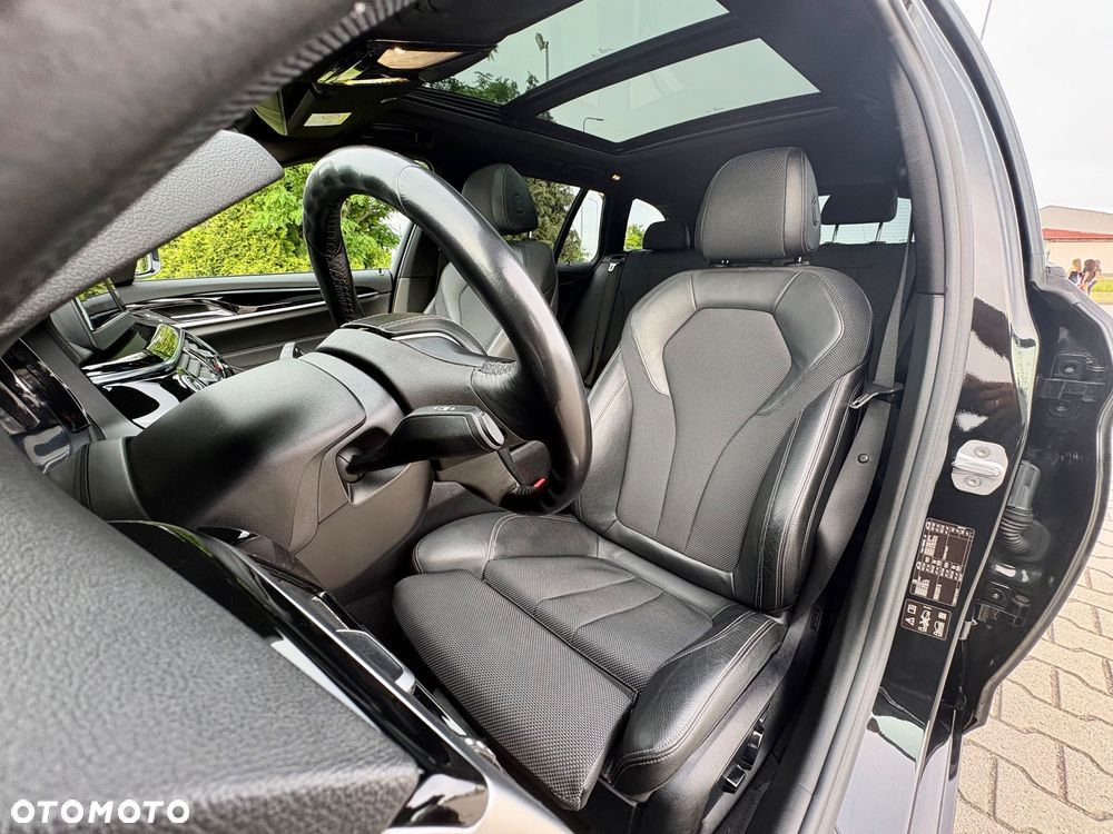 BMW Seria 5 520d xDrive Luxury Line sport - 12