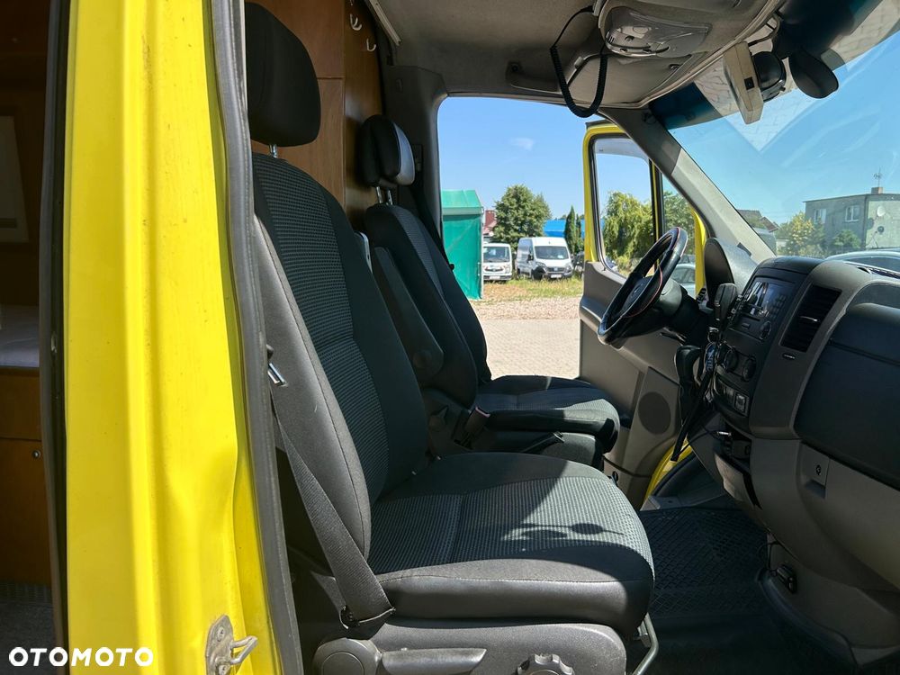 Mercedes-Benz Sprinter - 13