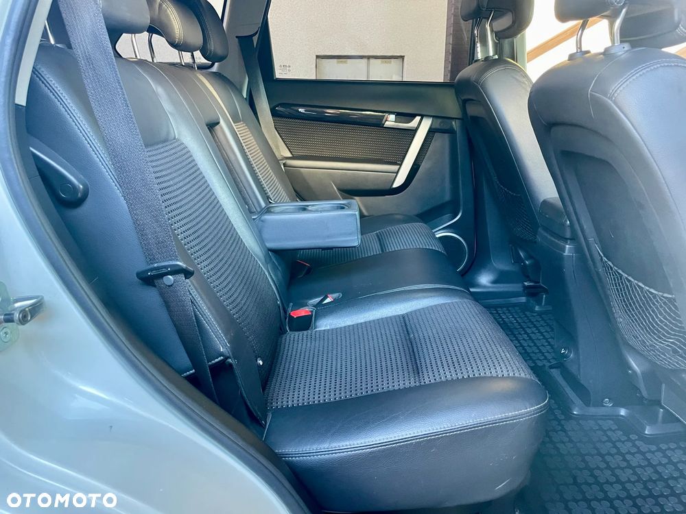 Chevrolet Captiva 2.4 2WD LT - 23