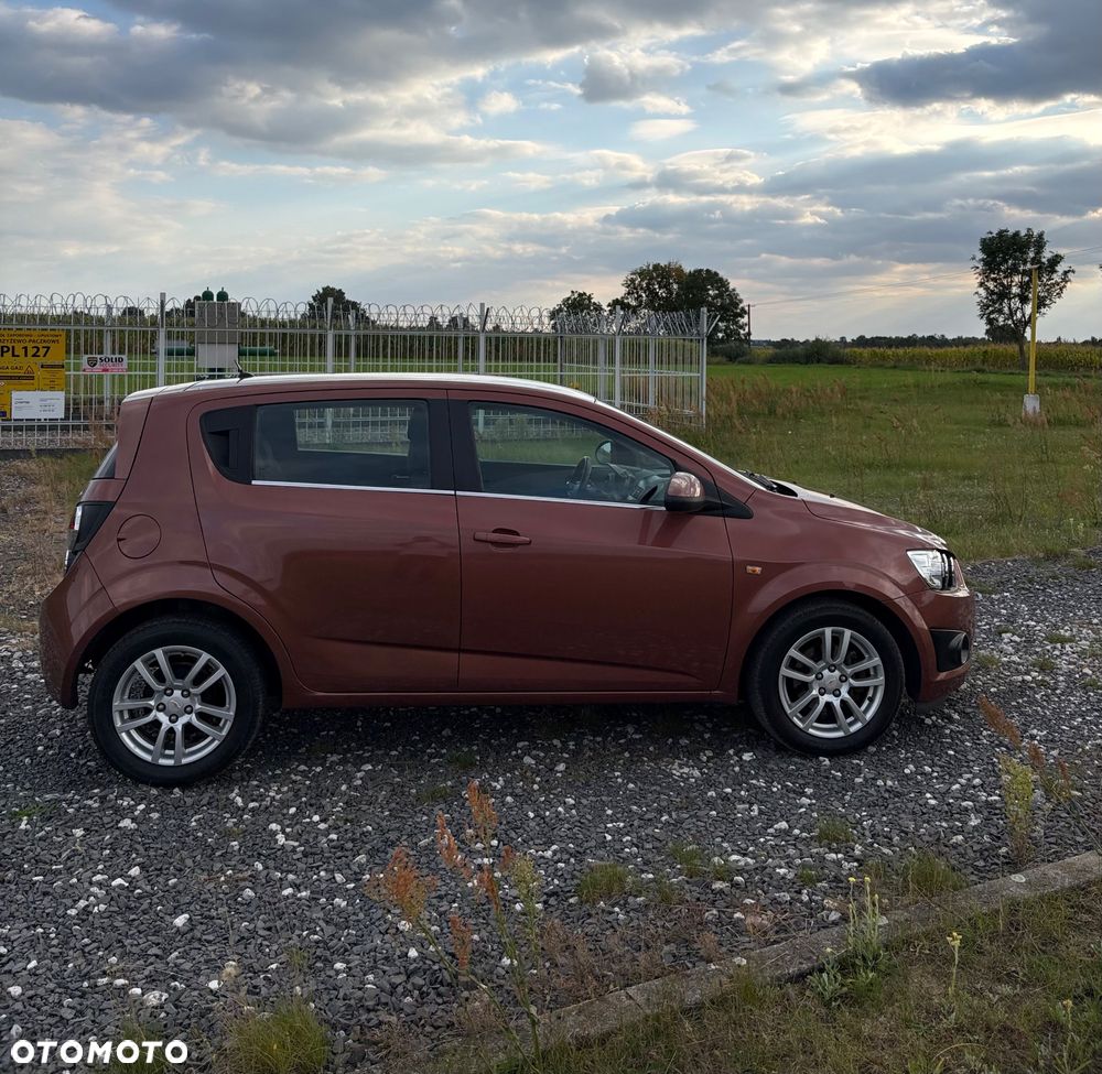 Chevrolet Aveo 1.6 LTZ - 9